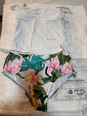 Beachsissi White Tankini Top with Floral High-Waist Bottoms